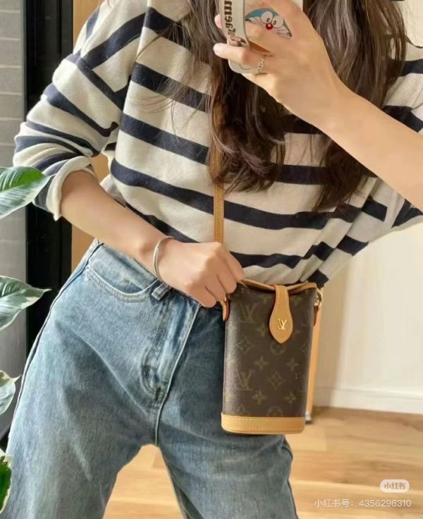 【分期0利率】LV  薯條手機包【9成新】 