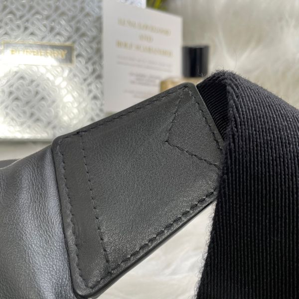 【12期0利率】BURBERRY 皮革字母壓印腰包【95成新】 