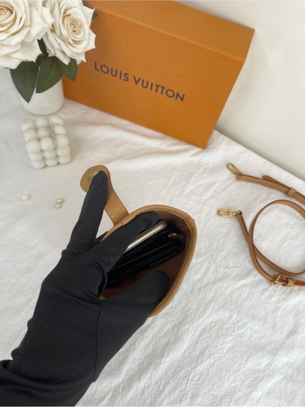 【分期0利率】LV  薯條手機包【9成新】 