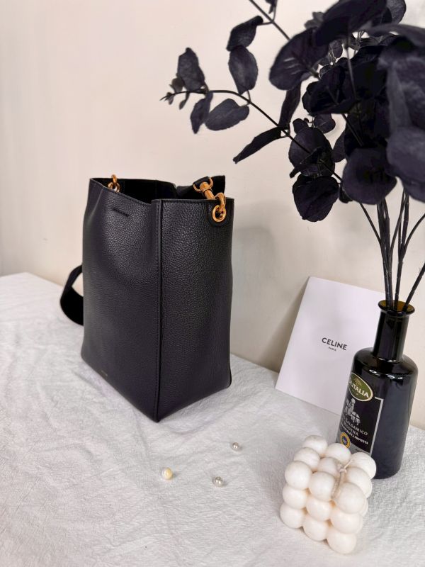 【分期0利率】CELINE Sangle Bucket 牛皮水桶包【95成新】 