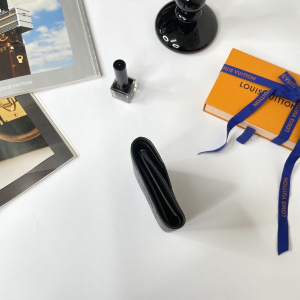 【12期0利率】LV壓紋三摺短夾【全新閒置】 