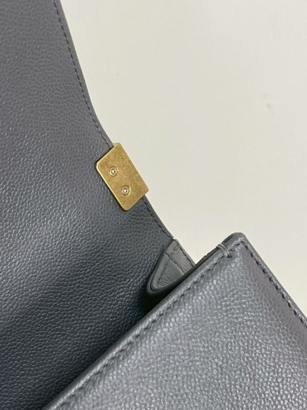 【99成新】CHANEL 22A BOY 20 小型口蓋包 