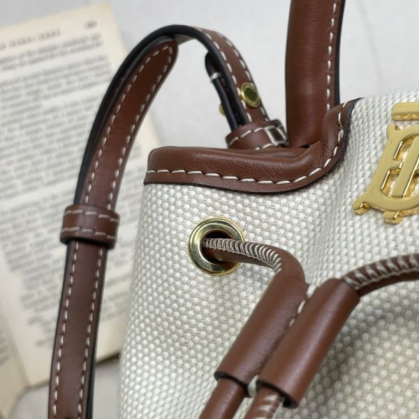 【12期0利率】BURBERRY  TB帆布迷你水桶包【95成新】 