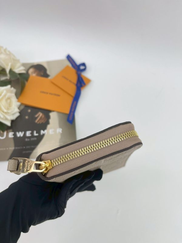 【全新品】LV ZIPPY 