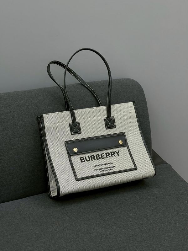 【未使用閒置品】BURBERRY Freya小號雙色帆布皮革芙雷雅托特包 