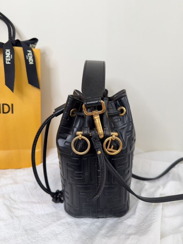 【分期0利率】FENDI Mon Tresor迷你水桶包【9成新】 
