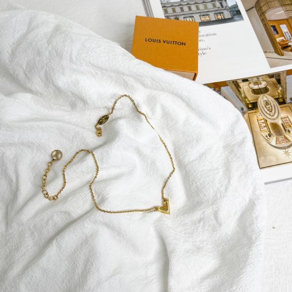 【12期0利率】LV  Essential V 項鏈 【9成新】 