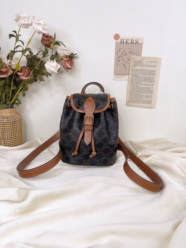 【分期0利率】CELINE Triomphe帆布及小牛皮迷你型FOLCO背包【未使用閒置品】 