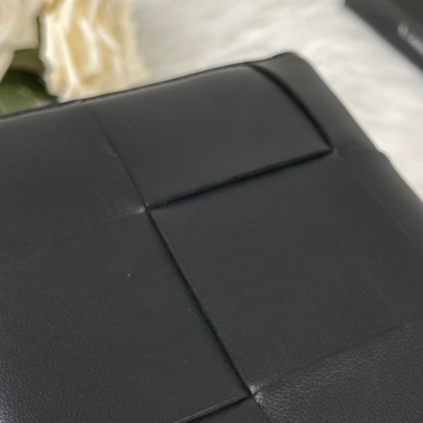 【全新閒置】【12期0利率】BV Cassette Zip Around Wallet 2*4拉鍊長夾小牛皮 