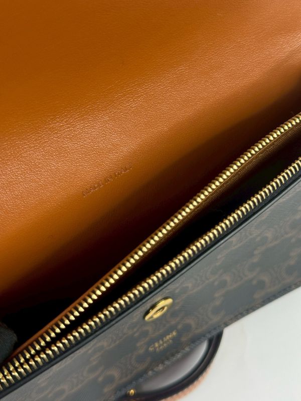 【分期0利率】CELINE TRIOMPHE凱旋門 STRAP WOC【99成新】 
