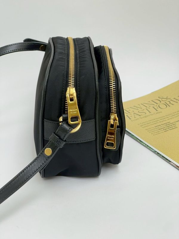 【95成新】PRADA 尼龍迷你相機包 