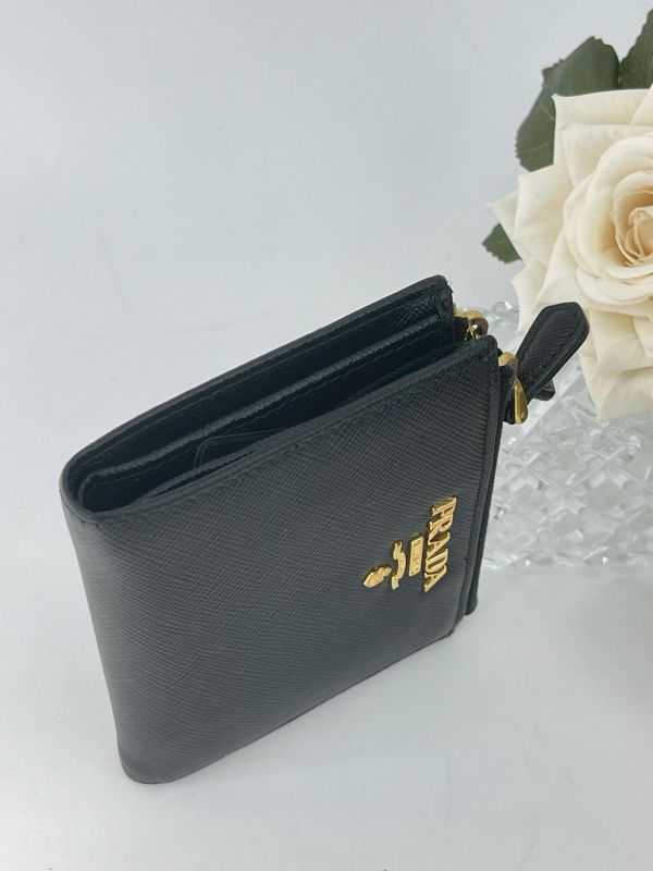 【95成新】PRADA SAFFIANO 對折短夾 