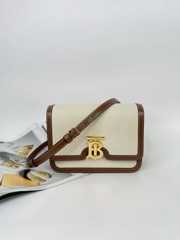 【分期0利率】BURBERRY TB帆布翻蓋郵差包【95成新】 
