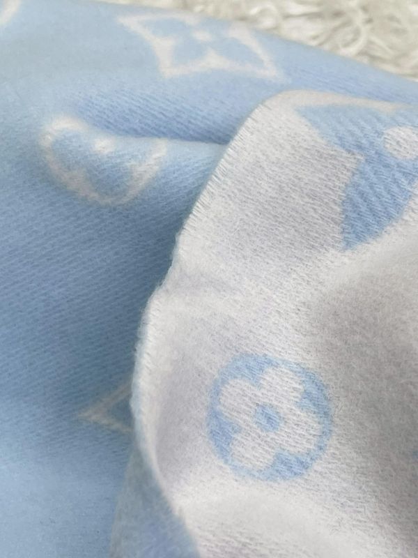 【全新品】LV Reykjavik Cloud 圍巾 