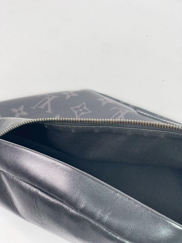 【9成新】LV 皮革背帶黑老花腰包 