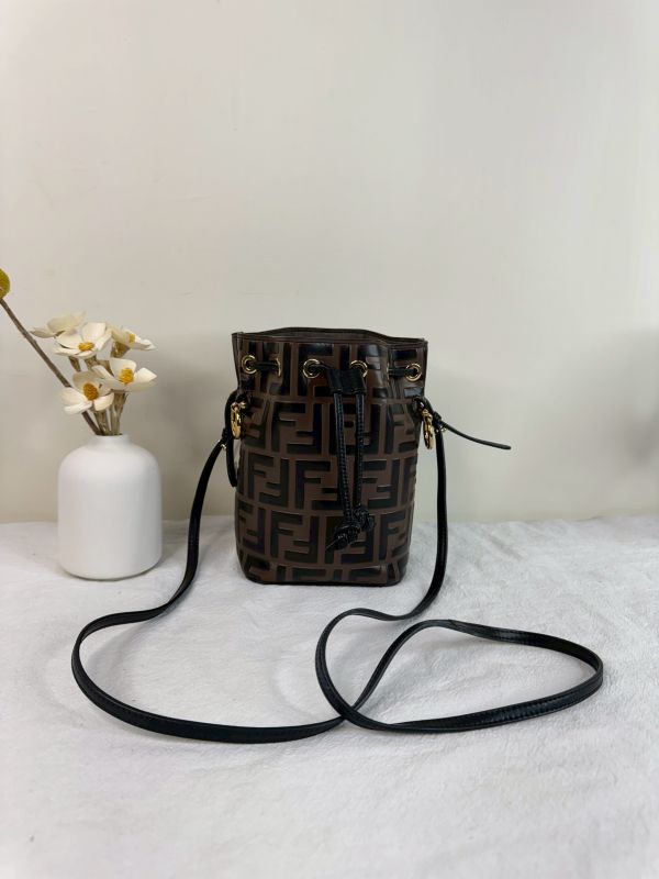 【分期0利率】FENDI Mon Tresor迷你水桶包【9成新】 