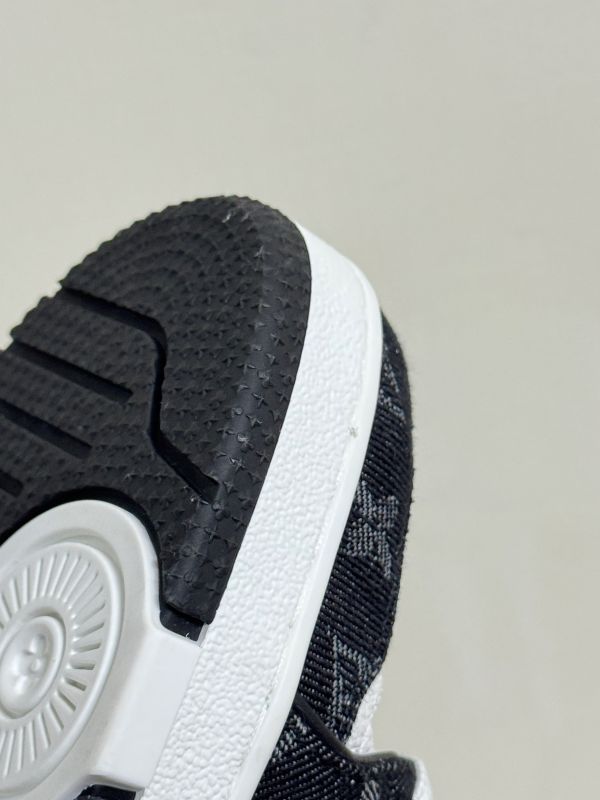 【分期0利率】LV Trainer 運動鞋  女段38號【未使用閒置品】 
