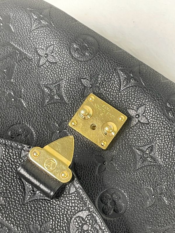 【分期0利率】LV Pochette Métis【9成新】 