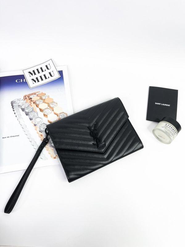 【99成新】YSL CASSANDRE 粒面壓紋手拿包 