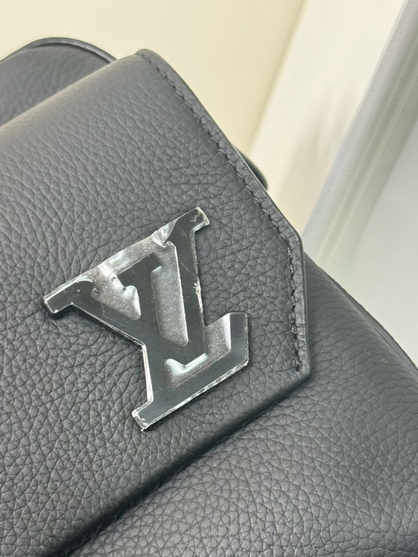 【分期0利率】LV Fastline 郵差包【全新品】 