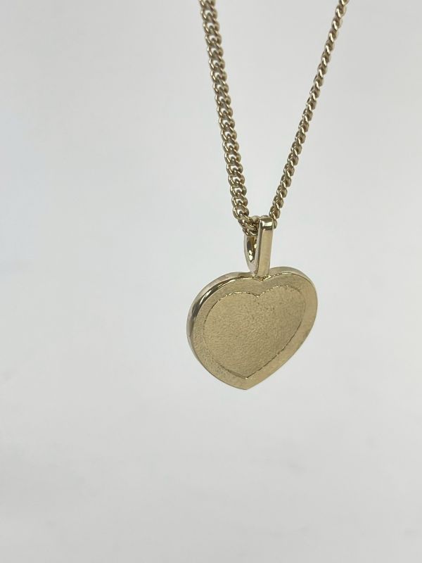 【未使用閒置品】CHANEL  23B拚色鑲鑽愛心項鍊 