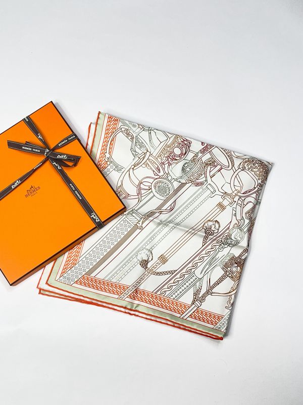 【未使用閒置品】HERMES Concours d'Etriers Remix 70雙面方巾 