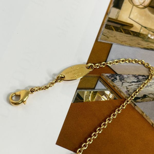 【12期0利率】LV  Essential V 項鏈 【9成新】 