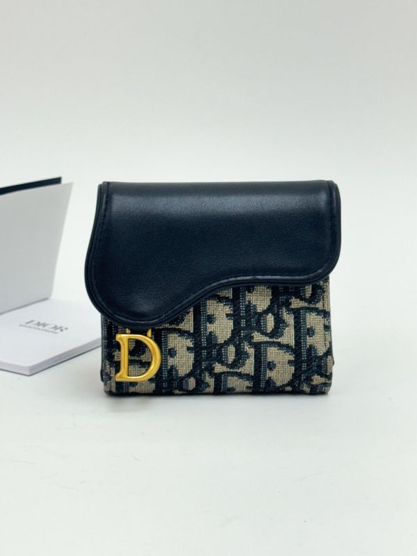 【9成新】Dior Saddle Lotus三折短夾 
