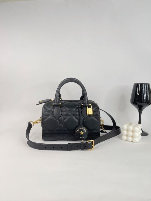 【分期0利率】DIOR  Groove 20 包款【未使用閒置品】 