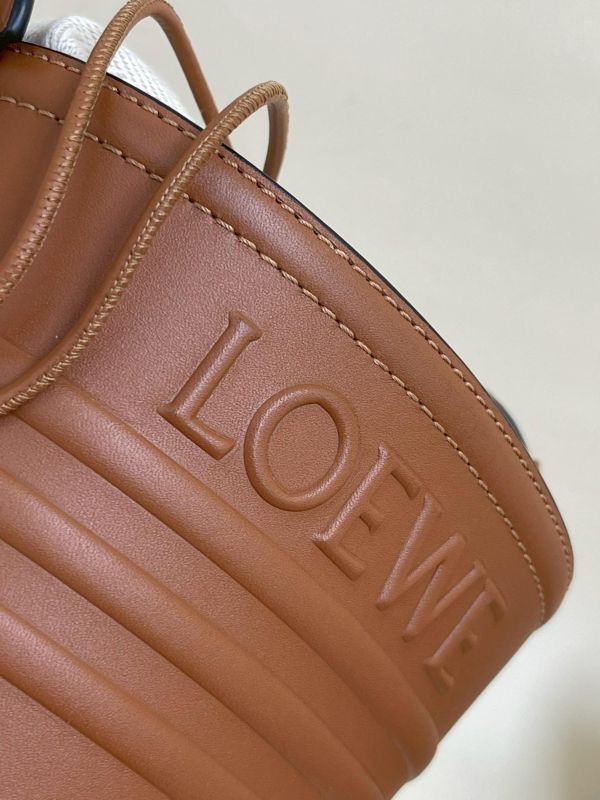 【99成新】LOEWE 園丁水桶包 