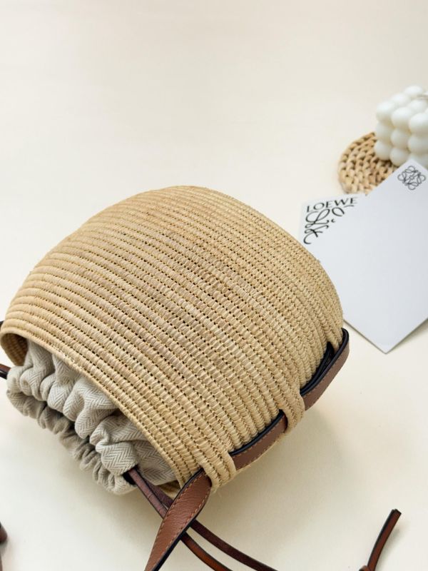 【9成新】LOEWE Beehive 草編水桶包 