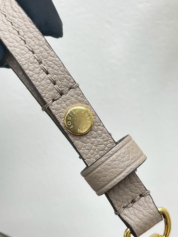 【99成新】LV Easy Pouch On Strap 
