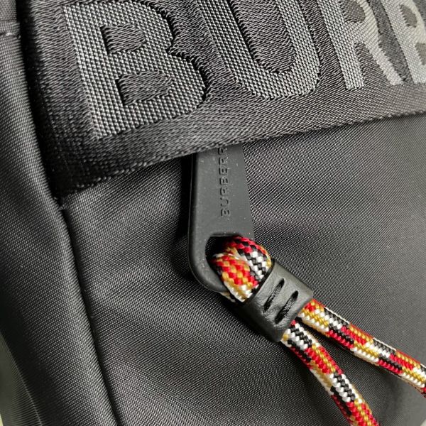 【12期0利率】【全新品】BURBERRY 雕刻字母帆布相機包【現金價20900】 