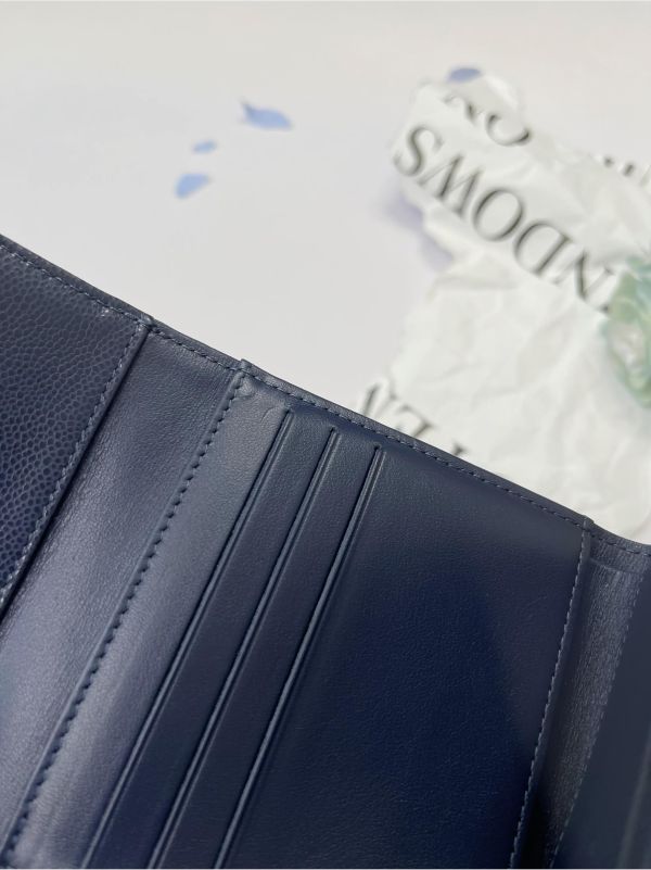 【未使用閒置品】CHANEL COCO 背面拉鍊三折短夾 