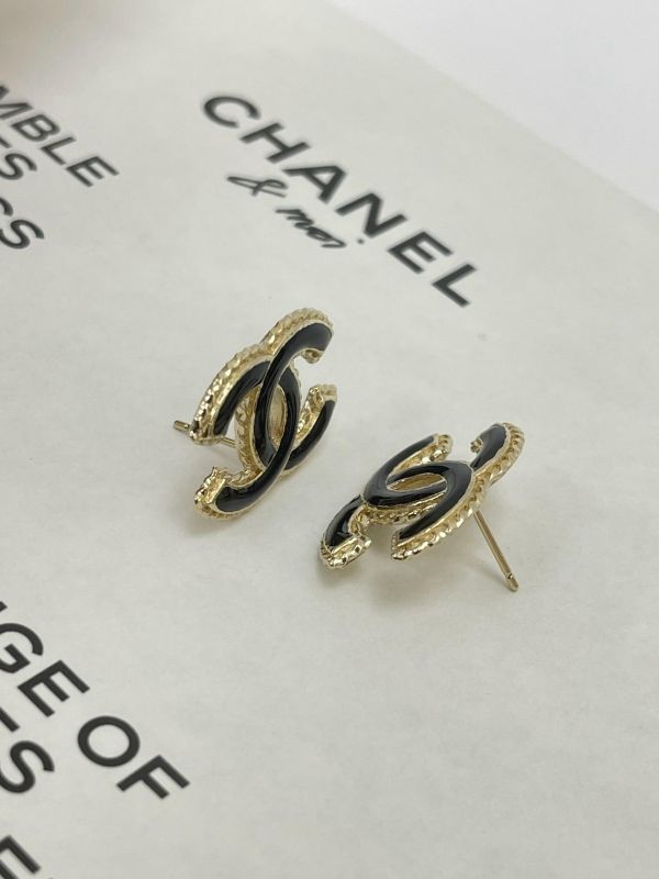 【99成新】CHANEL 24SS珐瑯麻花雙C耳針 