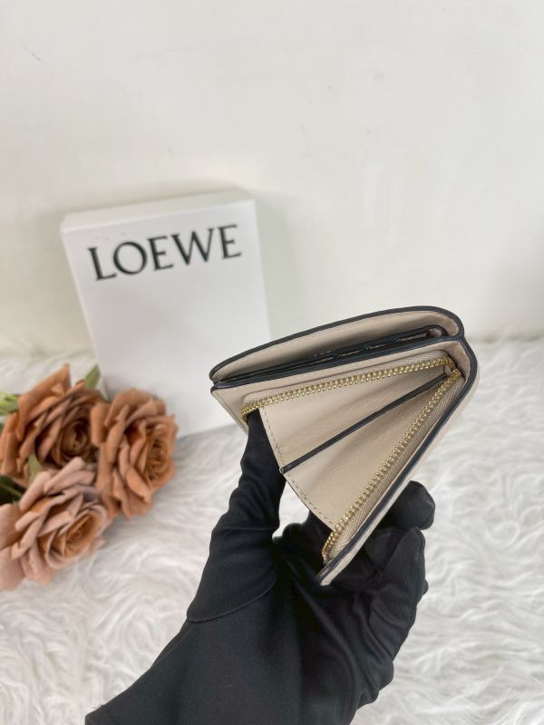 【分期0利率】LOEWE 壓紋小牛皮對開短夾【9成新】 