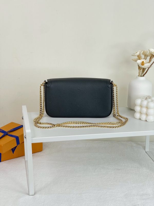 【分期0利率】LV LOCKME TENDER POCHETTE【99成新】 