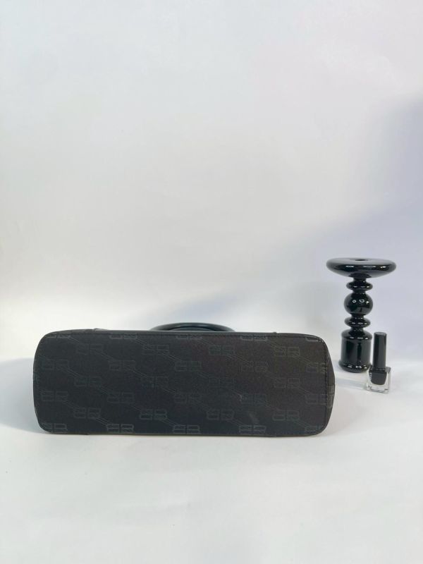 【95成新】BALENCIAGA BB印花手提包 