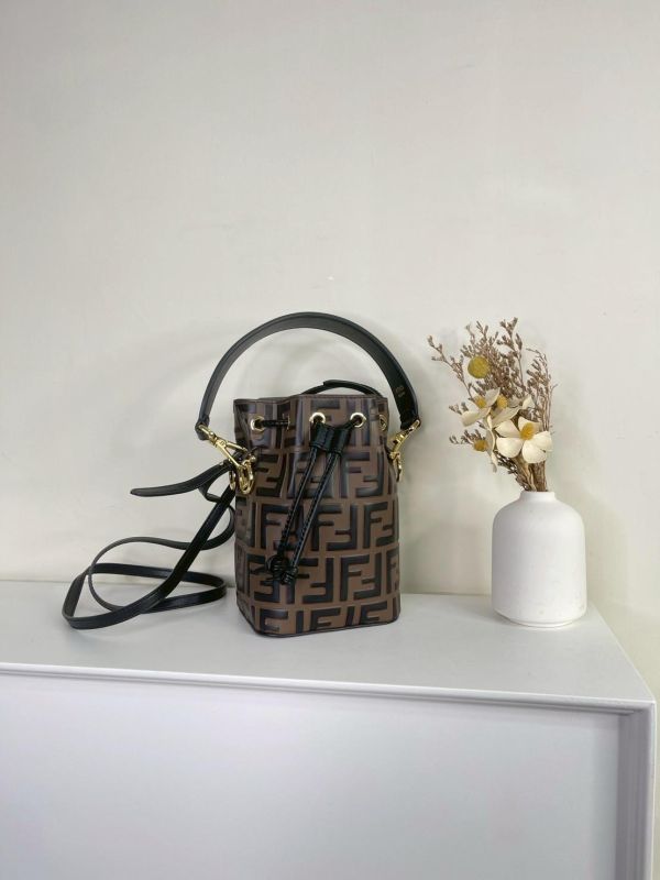 【99成新】FENDI Mon Treso 水桶包 