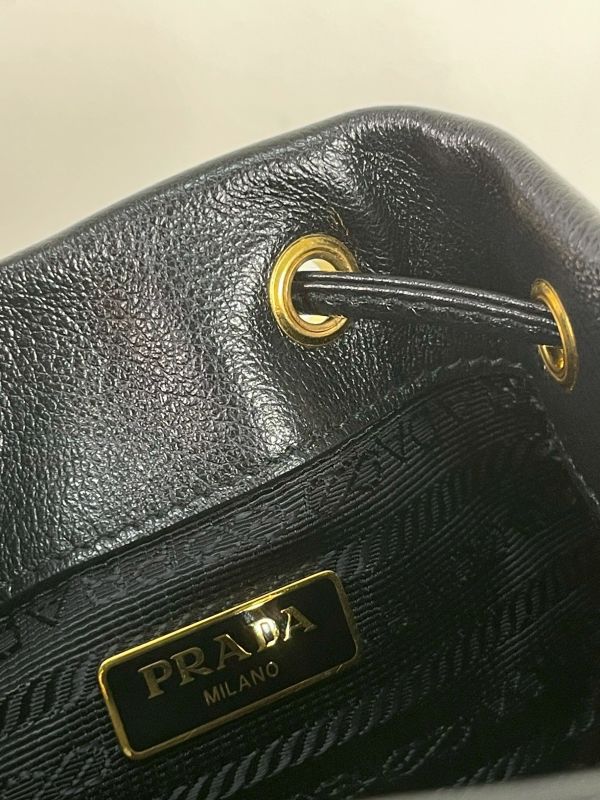 【分期0利率】PRADA 皮革水桶包【未使用閒置品】 