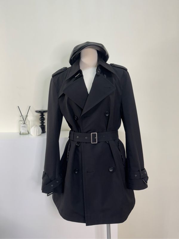 【分期0利率】BURBERRY 黑標內裏格紋風衣外套【95成新】 