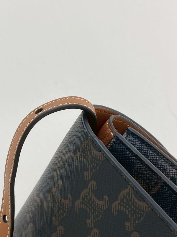【95成新】CELINE TRIOMPHE凱旋門 STRAP WOC 