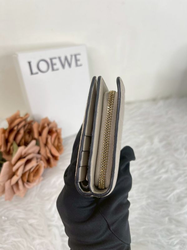 【分期0利率】LOEWE 壓紋小牛皮對開短夾【9成新】 