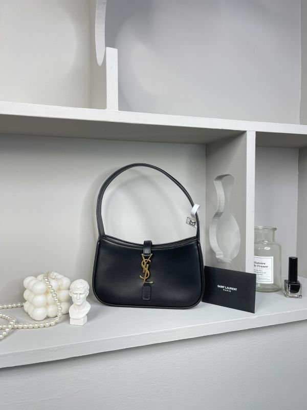 【分期0利率】YSL le 5 à 7滑面皮革迷你手袋【99成新】 