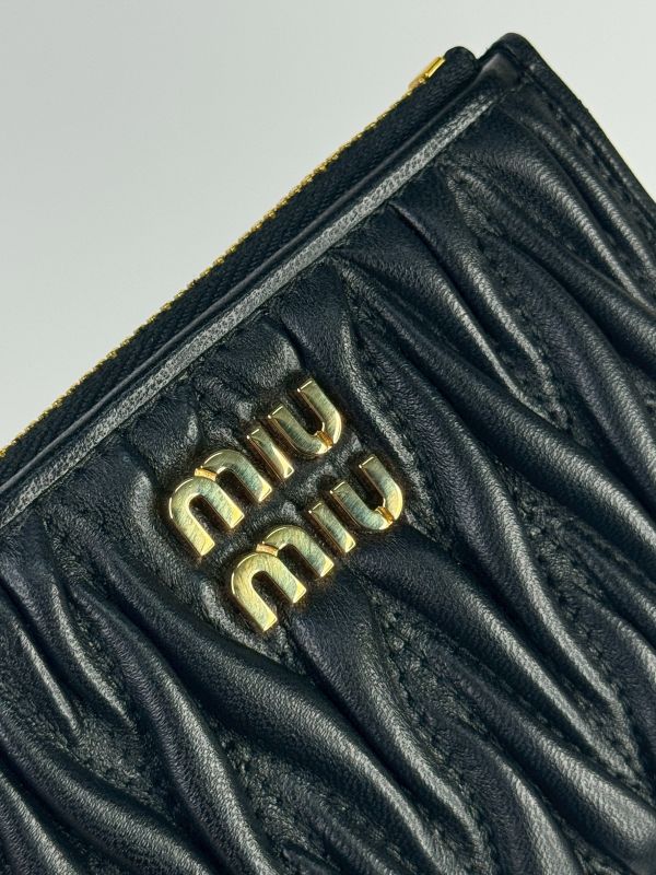 【95成新】MIUMIU Matelassé帕皮皮革卡片套 