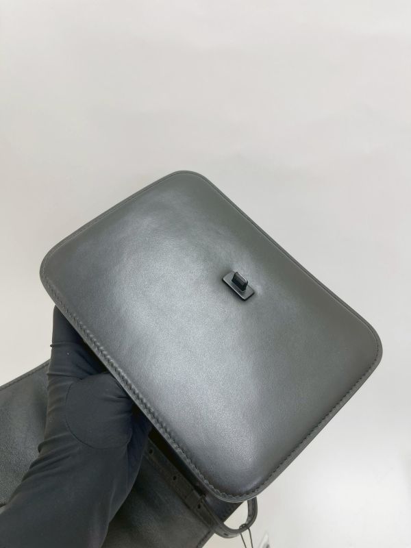 【9成新】BALENCIAGA 金屬B Logo風琴小方包 