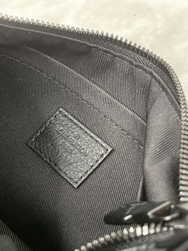【分期0利率】LV  HAMAC BAG 黑壓紋胸包【95成新】 