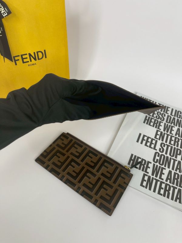 【分期0利率】FENDI F IS FENDI三合一WOC【9成新】 