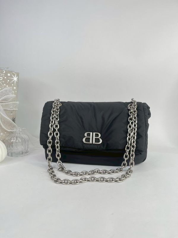 【9成新】BALENCIAGA MONACO 金屬BB LOGO尼龍翻蓋鍊包 