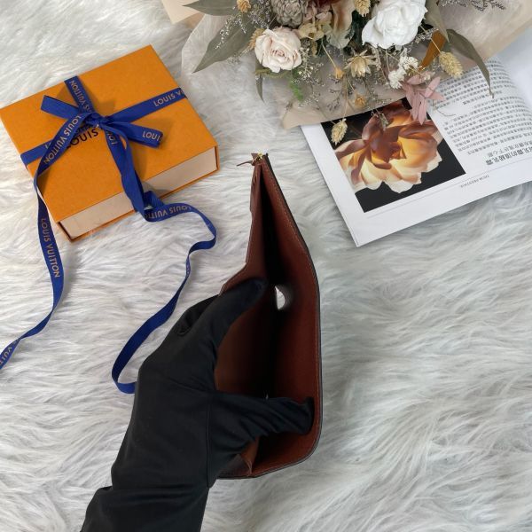 【12期0利率】LV Victorine 老花三折短夾【95成新】 